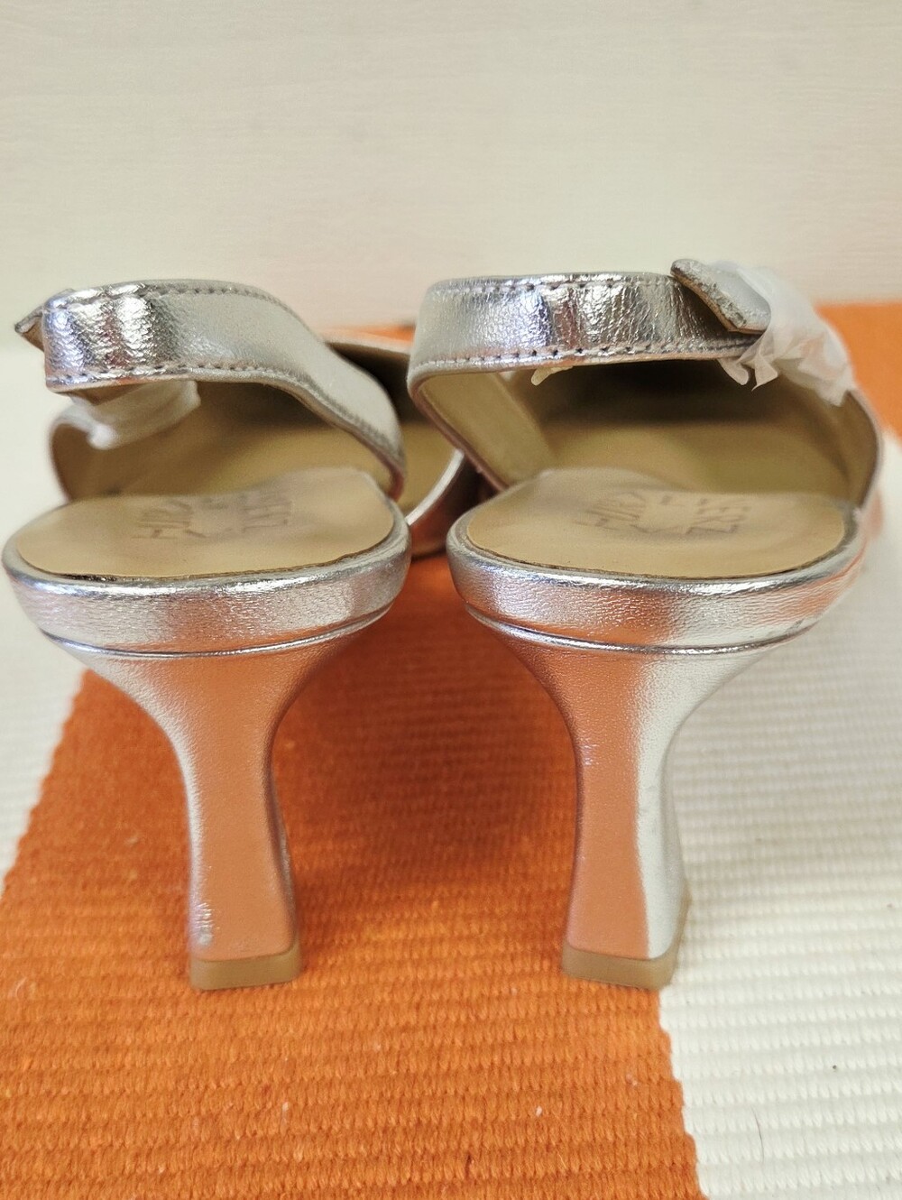 Naturalizer 7.5 Wide Silver Pointed Toe Slingback Heels - Women's - Picture 4 of 10